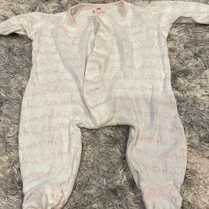 Magnetic closure pajamas